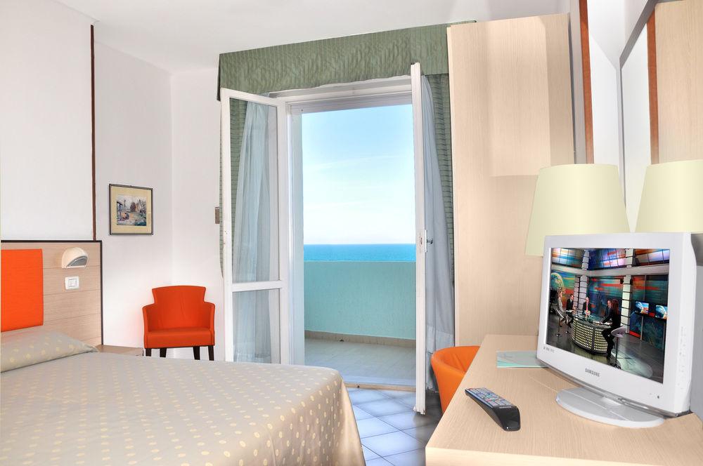 Hotel Losanna Gabicce Mare Exterior photo