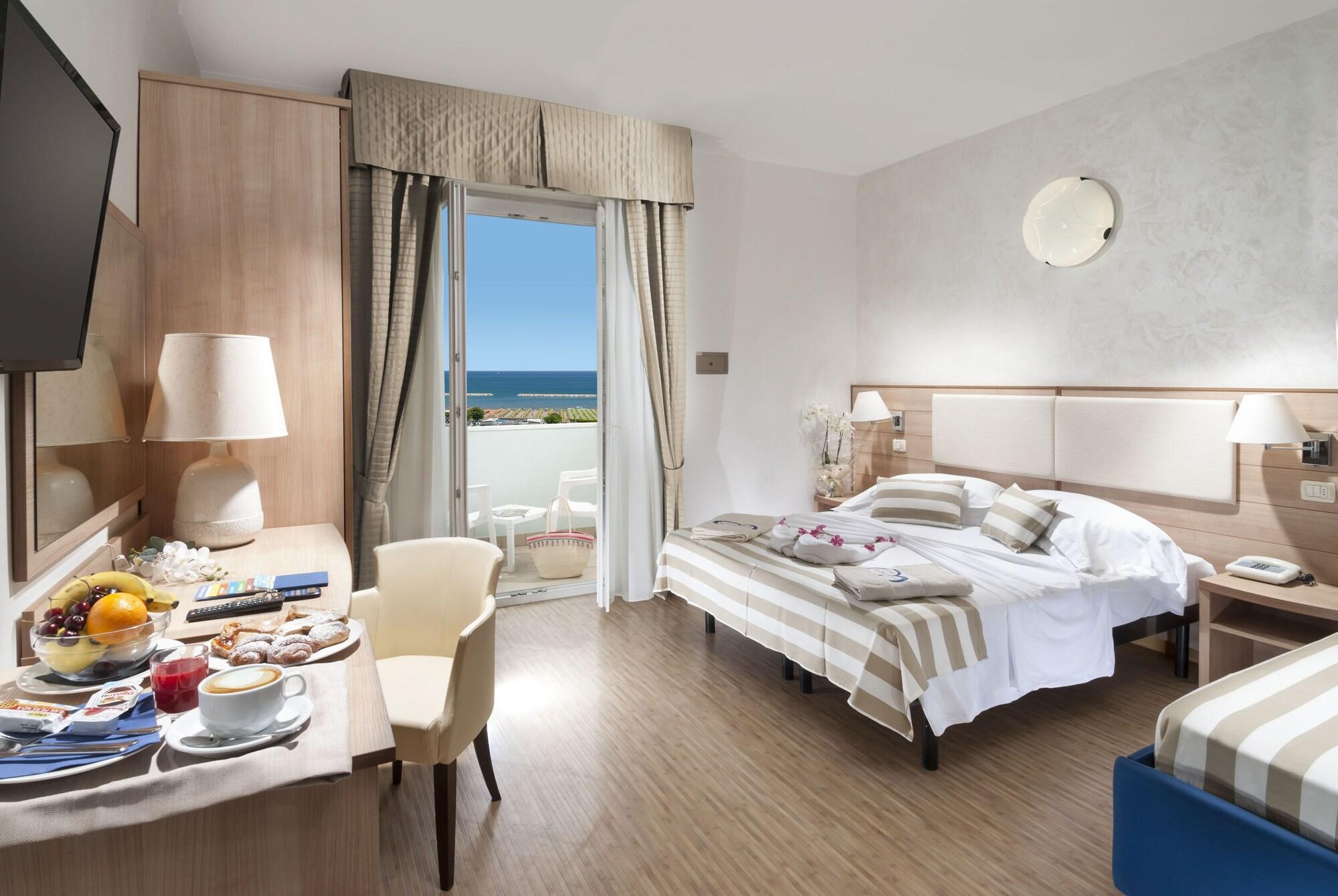 Hotel Losanna Gabicce Mare Exterior photo