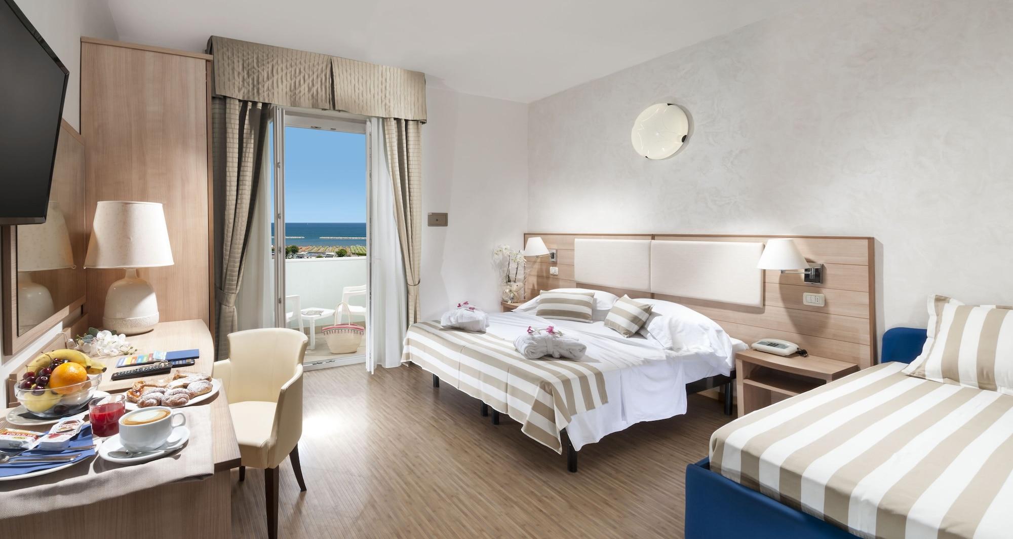Hotel Losanna Gabicce Mare Exterior photo
