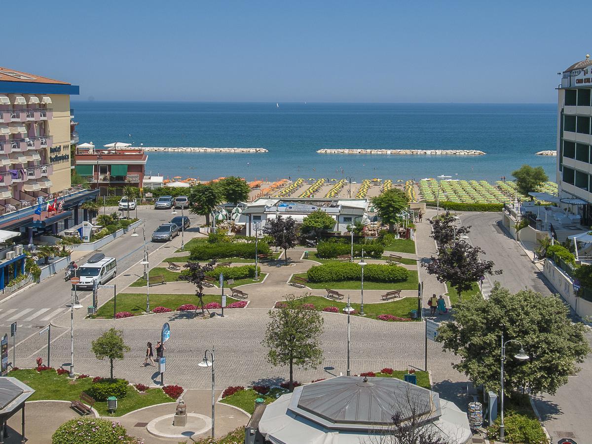 Hotel Losanna Gabicce Mare Exterior photo